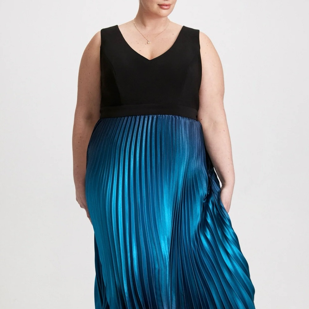 Laura Black and Blue pleated dress EUC